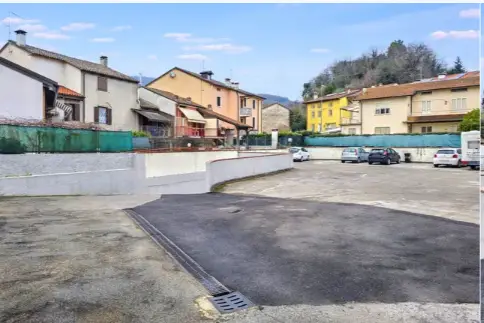 Posto Auto · Schio