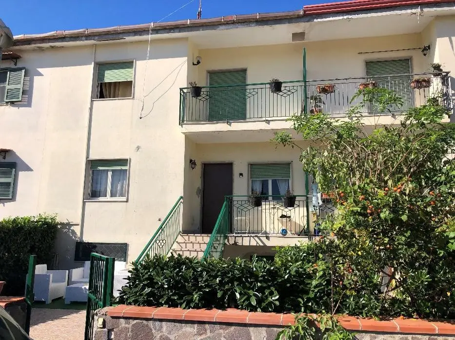 Abitazione In Villini · Giugliano in Campania