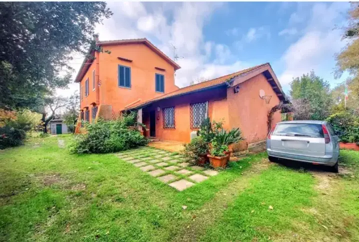 Abitazione In Villini · Latina