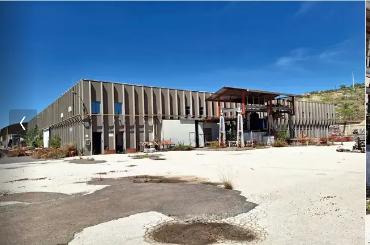 Fabbricati Costruiti Per Esigenze Industriali · Adrano