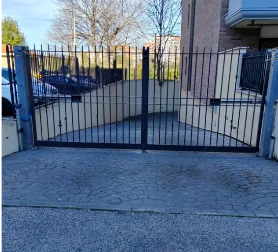 Garage O Autorimessa · Pomezia