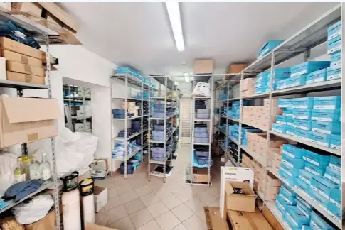 Magazzini E Locali Di Deposito · Cittanova