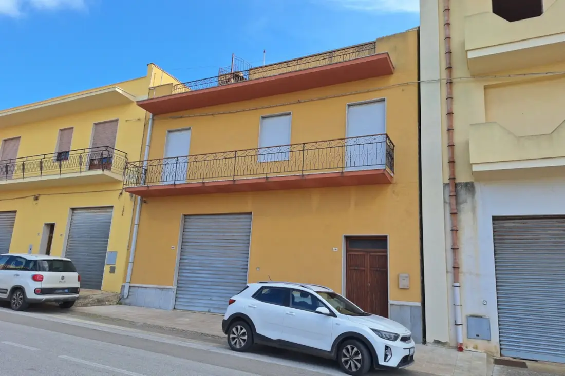 Posto Auto · Custonaci