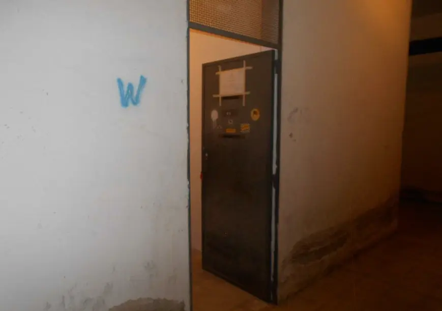 Magazzini E Locali Di Deposito · Messina