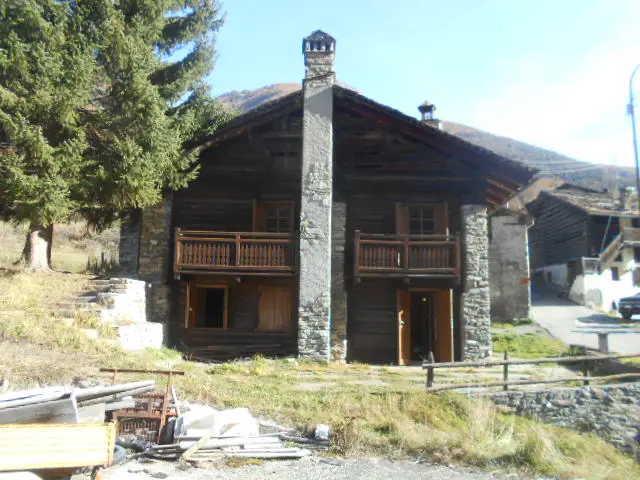 Abitazioni E Alloggi Tipici Dei Luoghi · Cogne