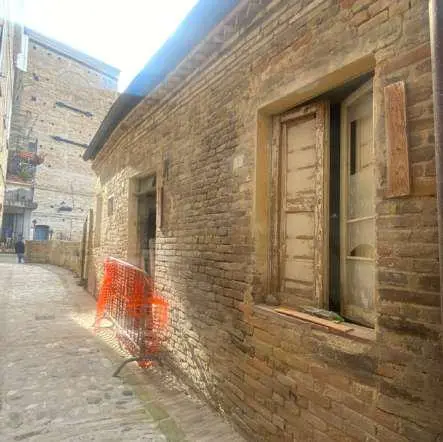 Fabbricato · Montottone