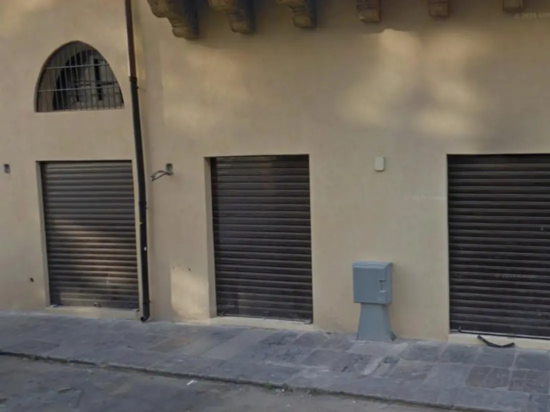 Magazzini E Locali Di Deposito · Palermo