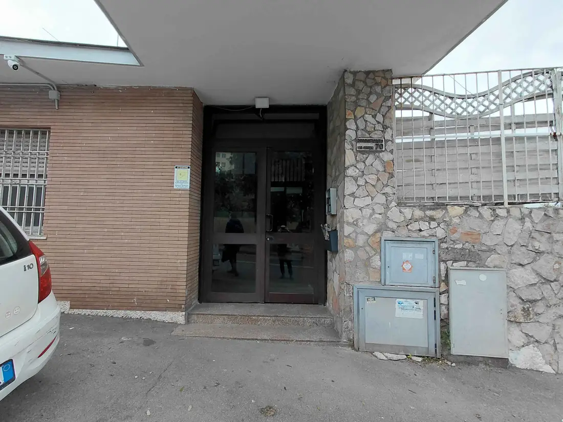 Abitazione Di Tipo Signorile · Napoli