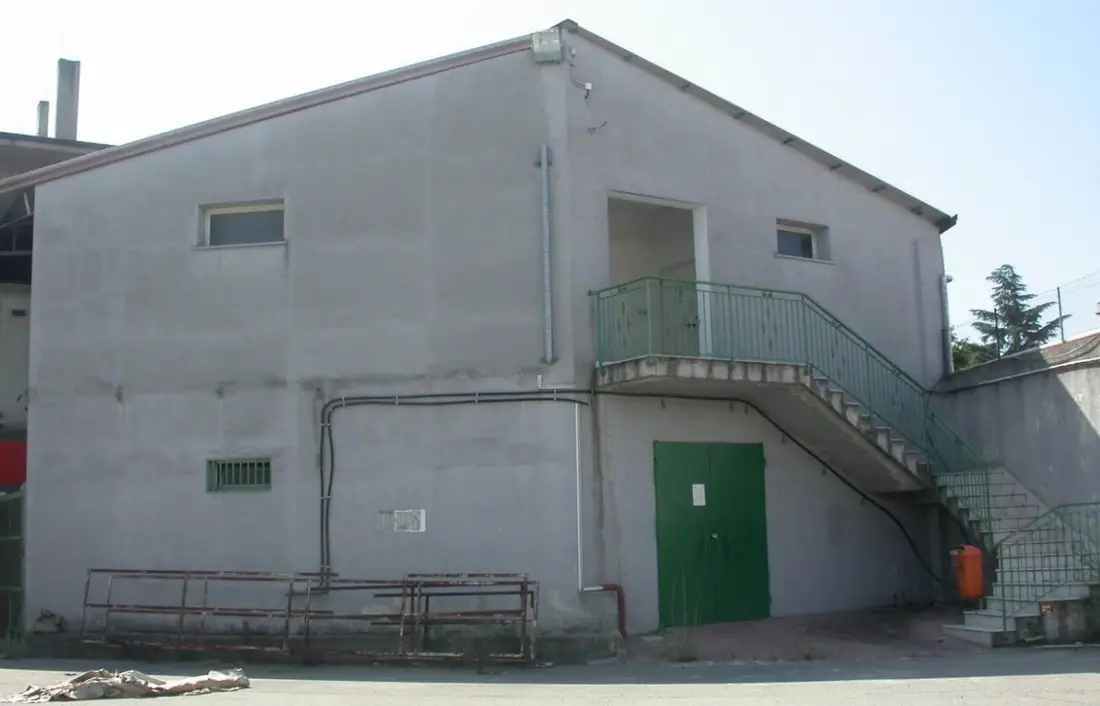 Magazzini E Locali Di Deposito · Rosarno