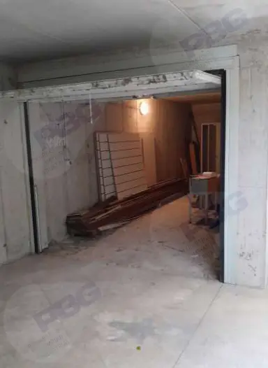 Garage O Autorimessa · Vigevano