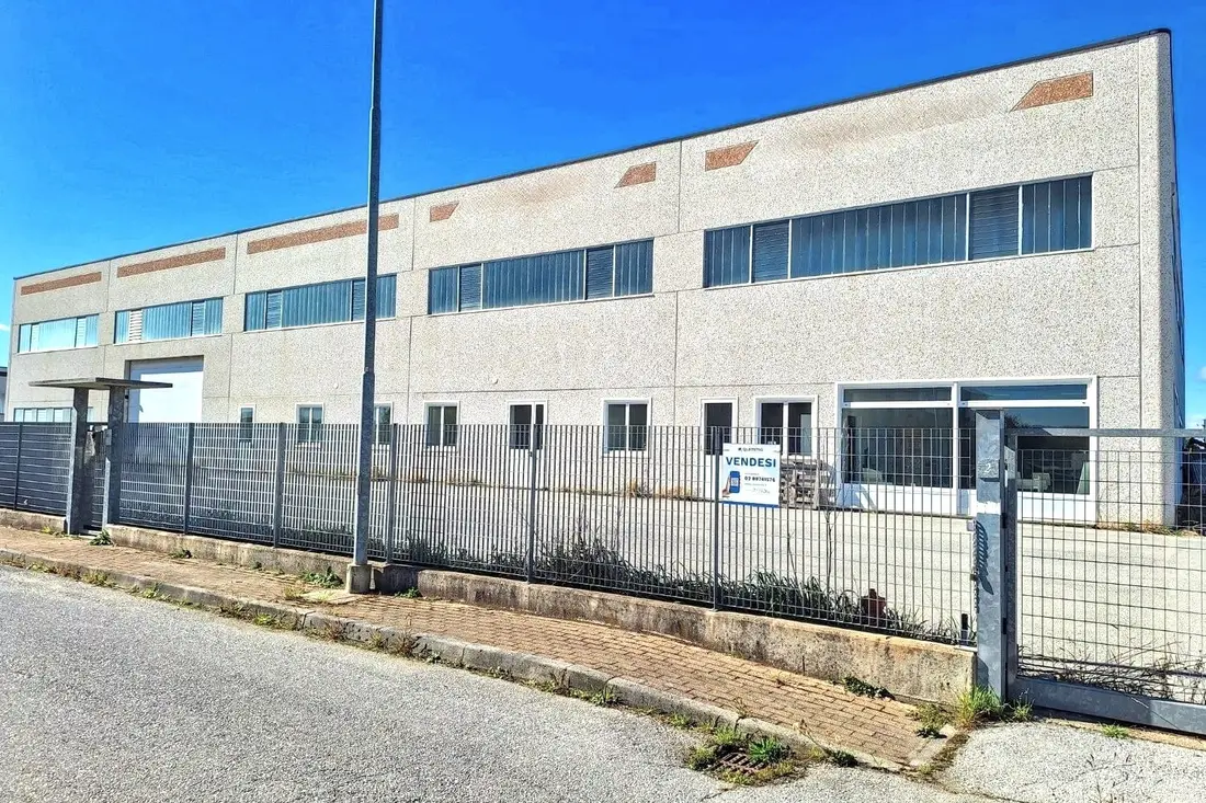 Fabbricati Costruiti Per Esigenze Industriali · Carrù