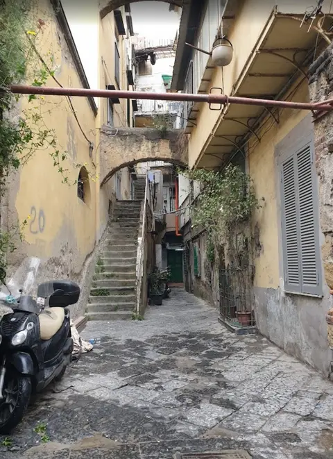 Abitazione Di Tipo Economico all'asta a Napoli (NA)