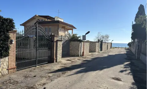 Abitazione In Villini all'asta a Terracina (LT)