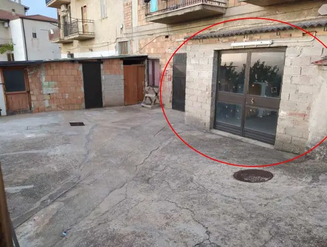 Magazzini E Locali Di Deposito · Bisignano