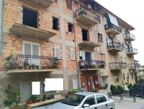 Magazzini E Locali Di Deposito all'asta a Bisignano (CS)