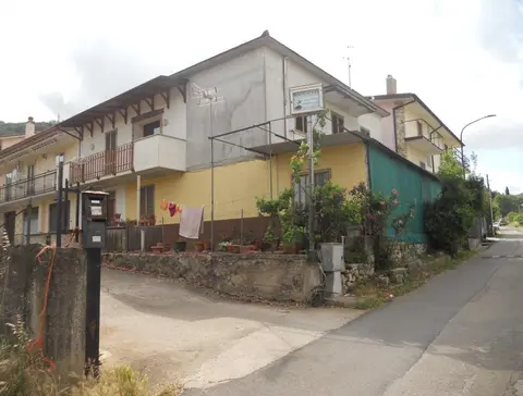 Appartamento all'asta a Lenola (LT)