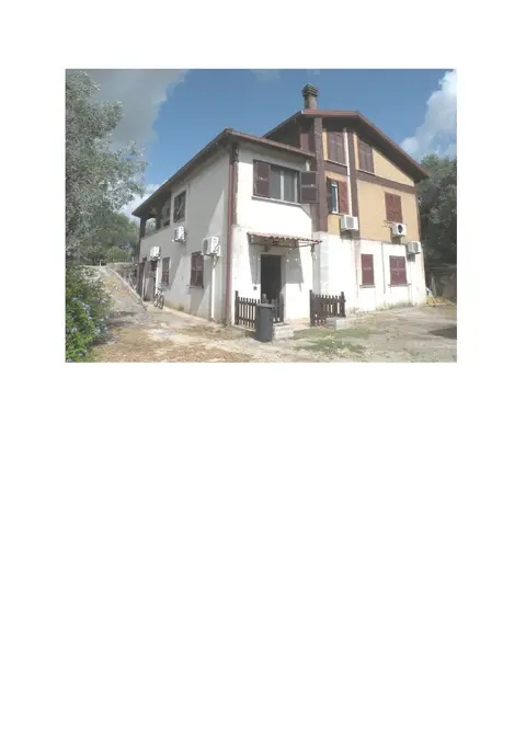 Abitazione Di Tipo Civile all'asta a Fara in Sabina (RI)
