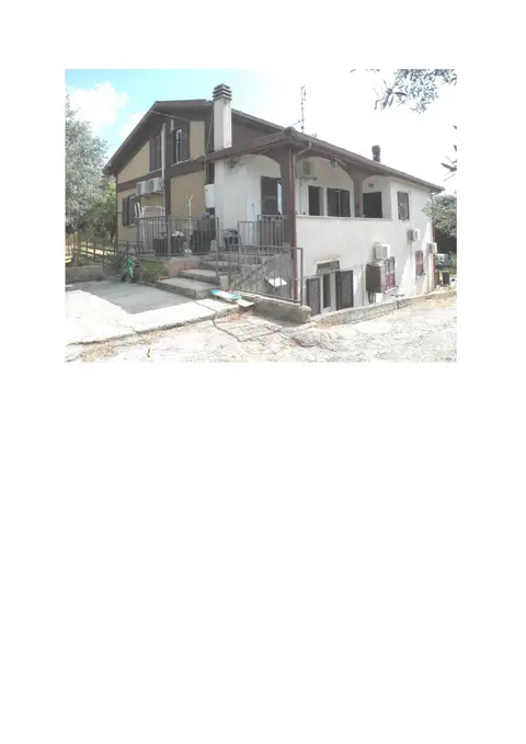 Abitazione Di Tipo Civile all'asta a Fara in Sabina (RI)