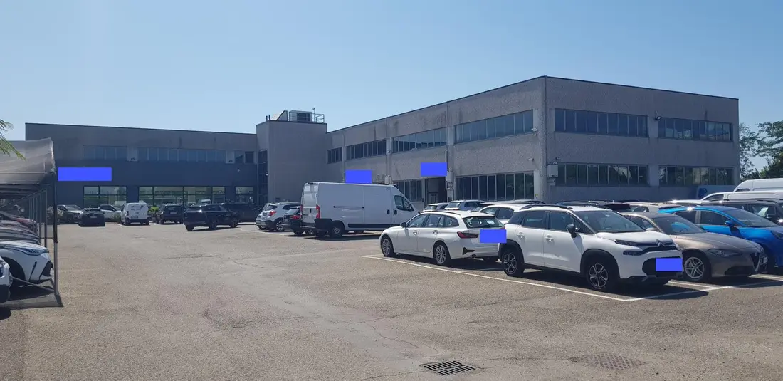 Fabbricati Costruiti Per Esigenze Commerciali · Modena