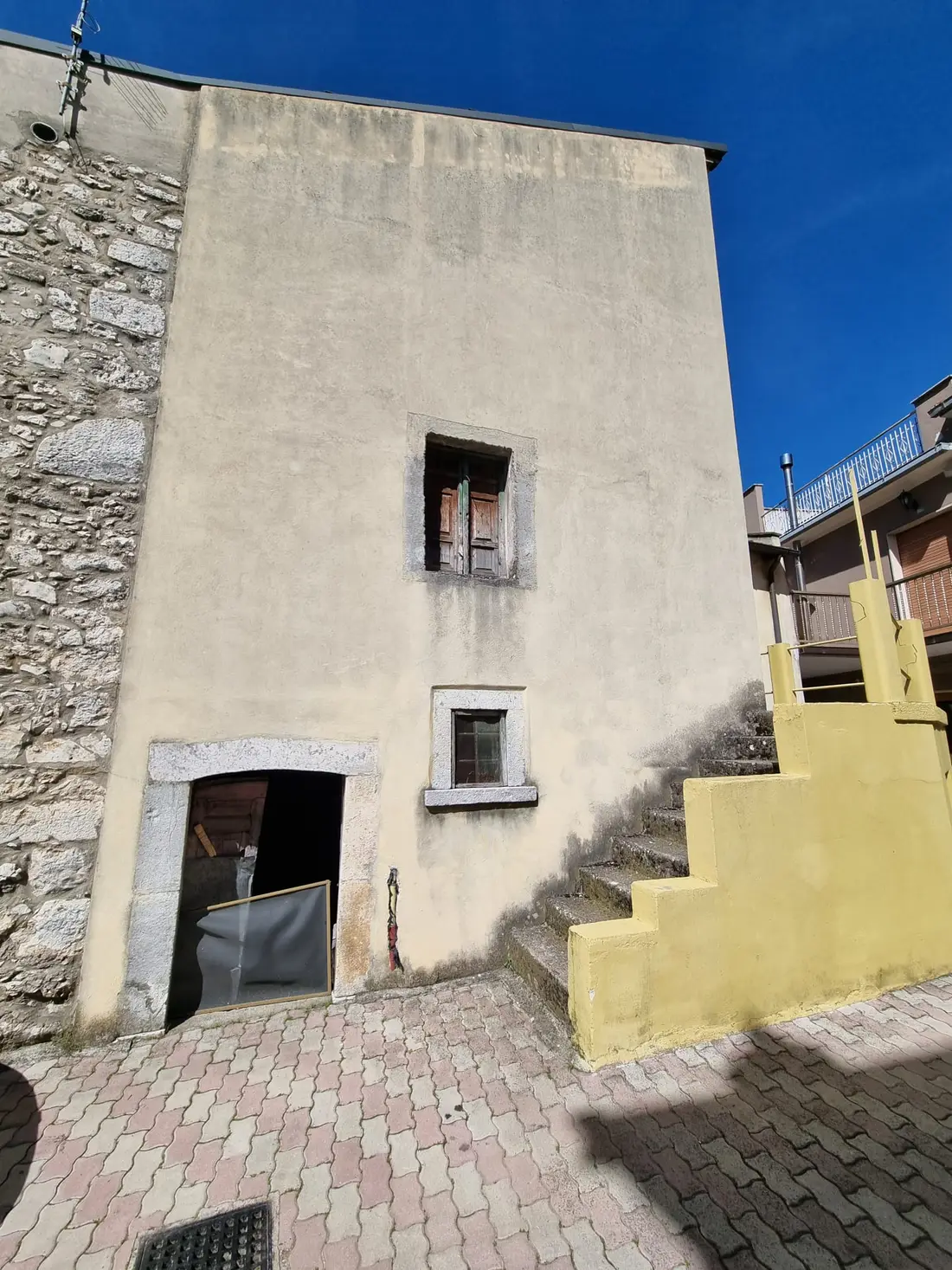 Fabbricato Rurale · Capistrello
