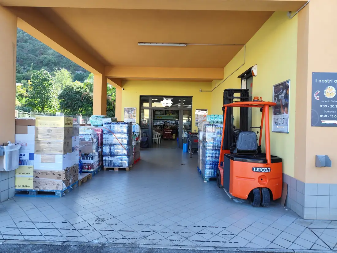 Negozio · Piraino