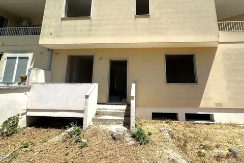 Abitazione Di Tipo Economico all'asta a Cavallino (LE)