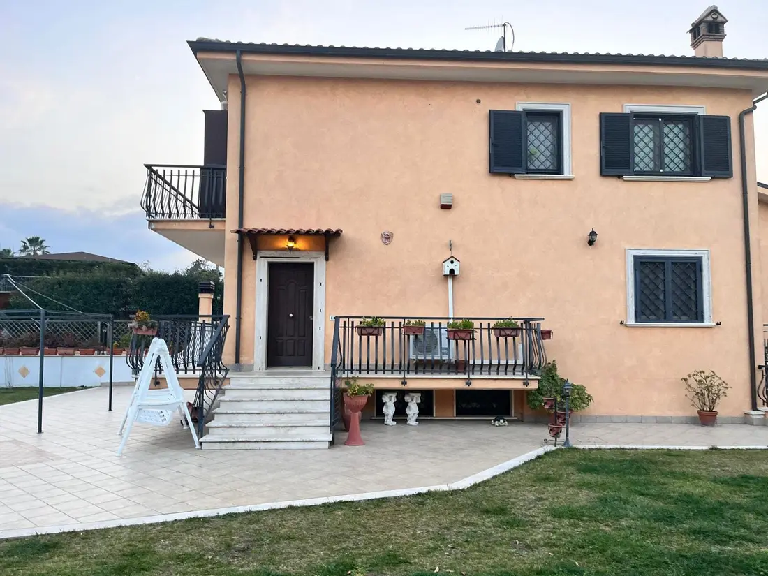 Abitazione In Villini · Roma