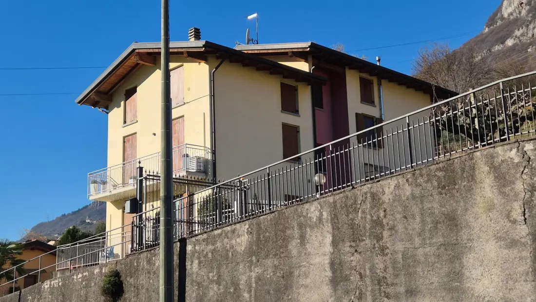 Abitazione Di Tipo Civile · Costa Volpino